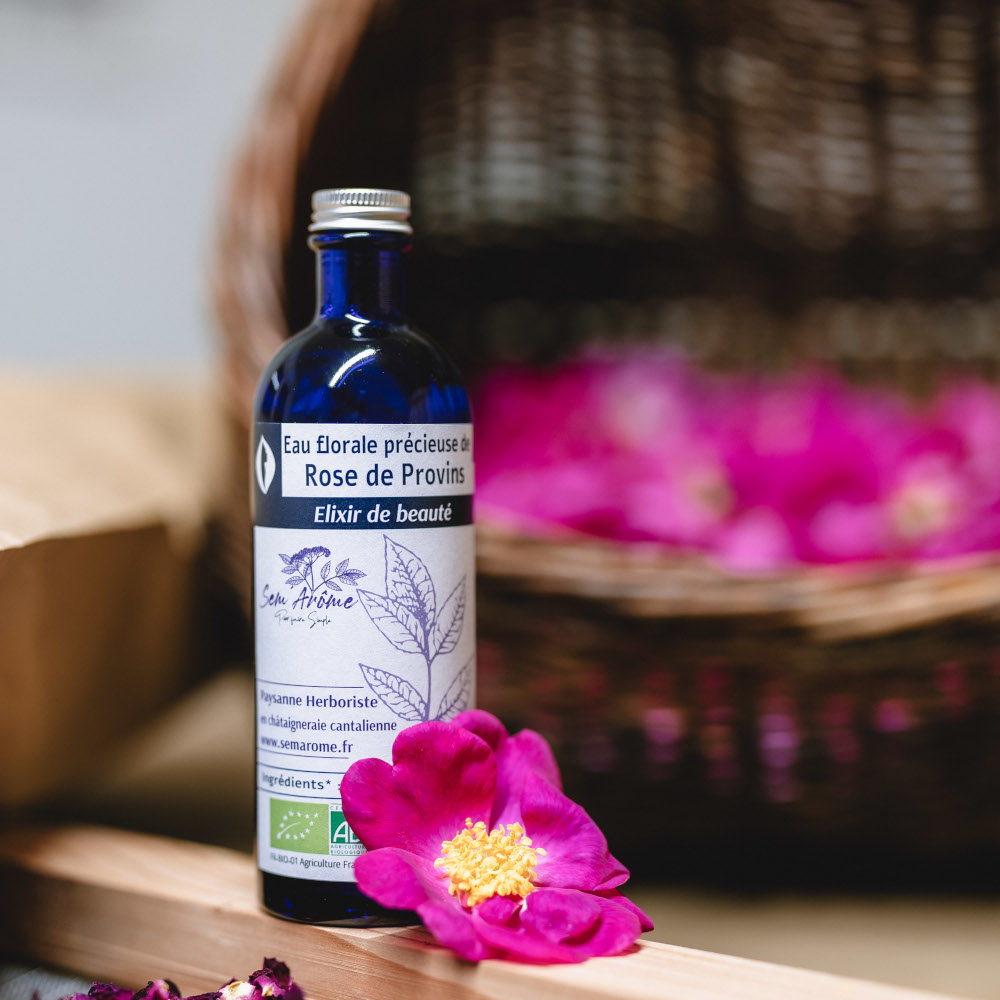 Eau florale pr&eacute;cieuse rose de provins